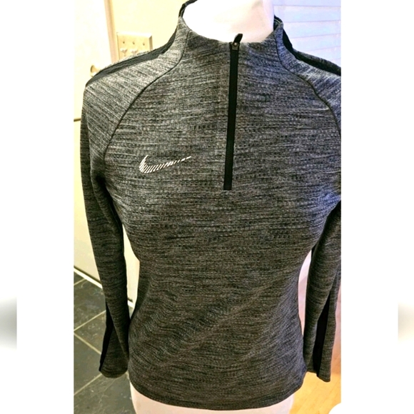 Nike Dry Squad Drill Women's Small Football Thumbholes Long Sleeve Top 1/4 Zip - Picture 1 of 5